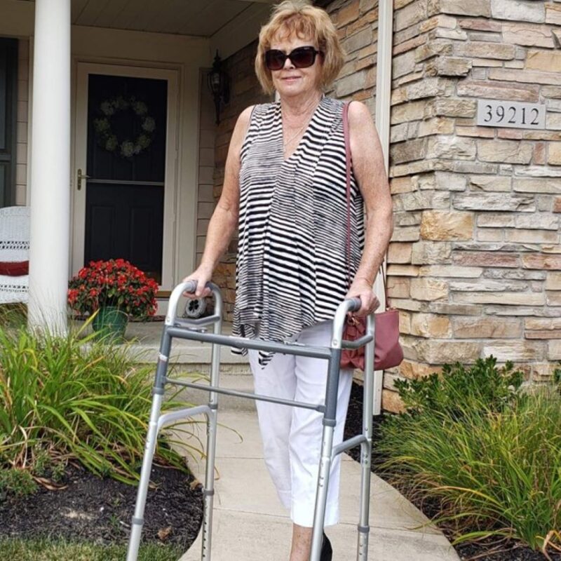 Andador fijo y deambulador plegable